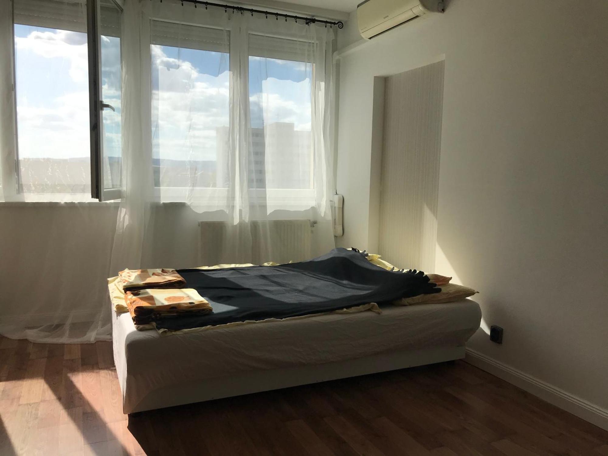 Pillango Parki Kis Lakas 15 Percre A Belvarostol Budapest Exterior foto